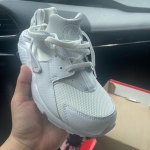 Brand new big kids Nike huarache sneakers